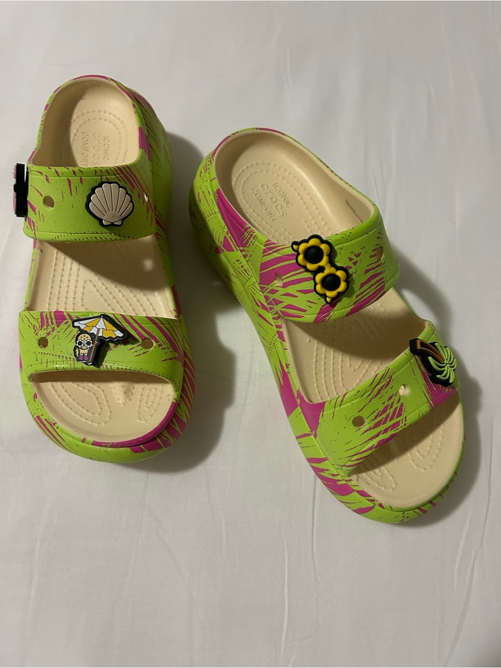 Women Green Pink Patterned Sandals with Decorative Charms size 8